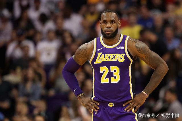 巴萨17岁小将面部受伤缝10针 赛后社交媒体晒图