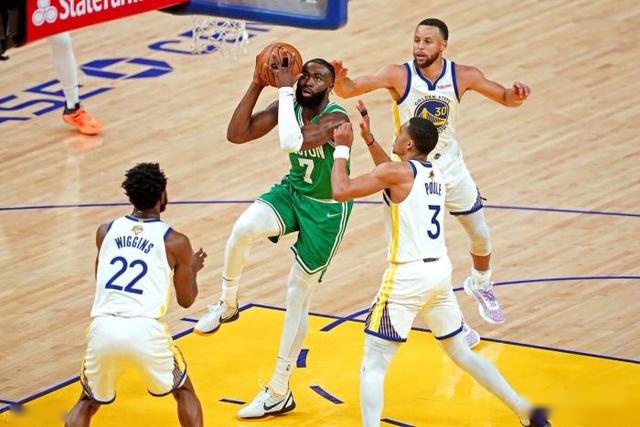 欧冠本菲卡前锋含冤停赛 皇马陷歧视风波难大胜