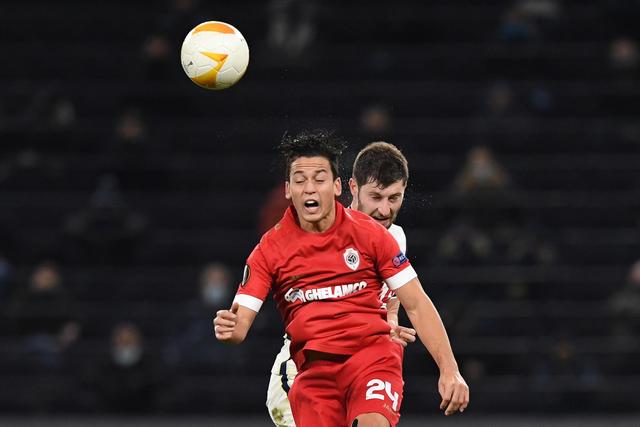 詹姆斯末节超神单节19分 湖人逆天翻盘胜快船